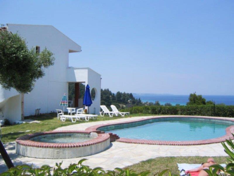 Zephyros Aparthotel Polychrono Exterior photo
