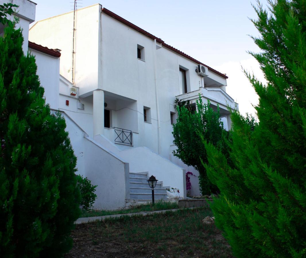 Zephyros Aparthotel Polychrono Exterior photo